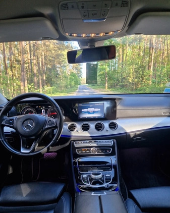 Mercedes-Benz Klasa E cena 121900 przebieg: 95000, rok produkcji 2017 z Skórcz małe 232